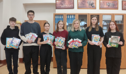 Рязанский филиал РСХБ пополнил книжный фонд школьной библиотеки